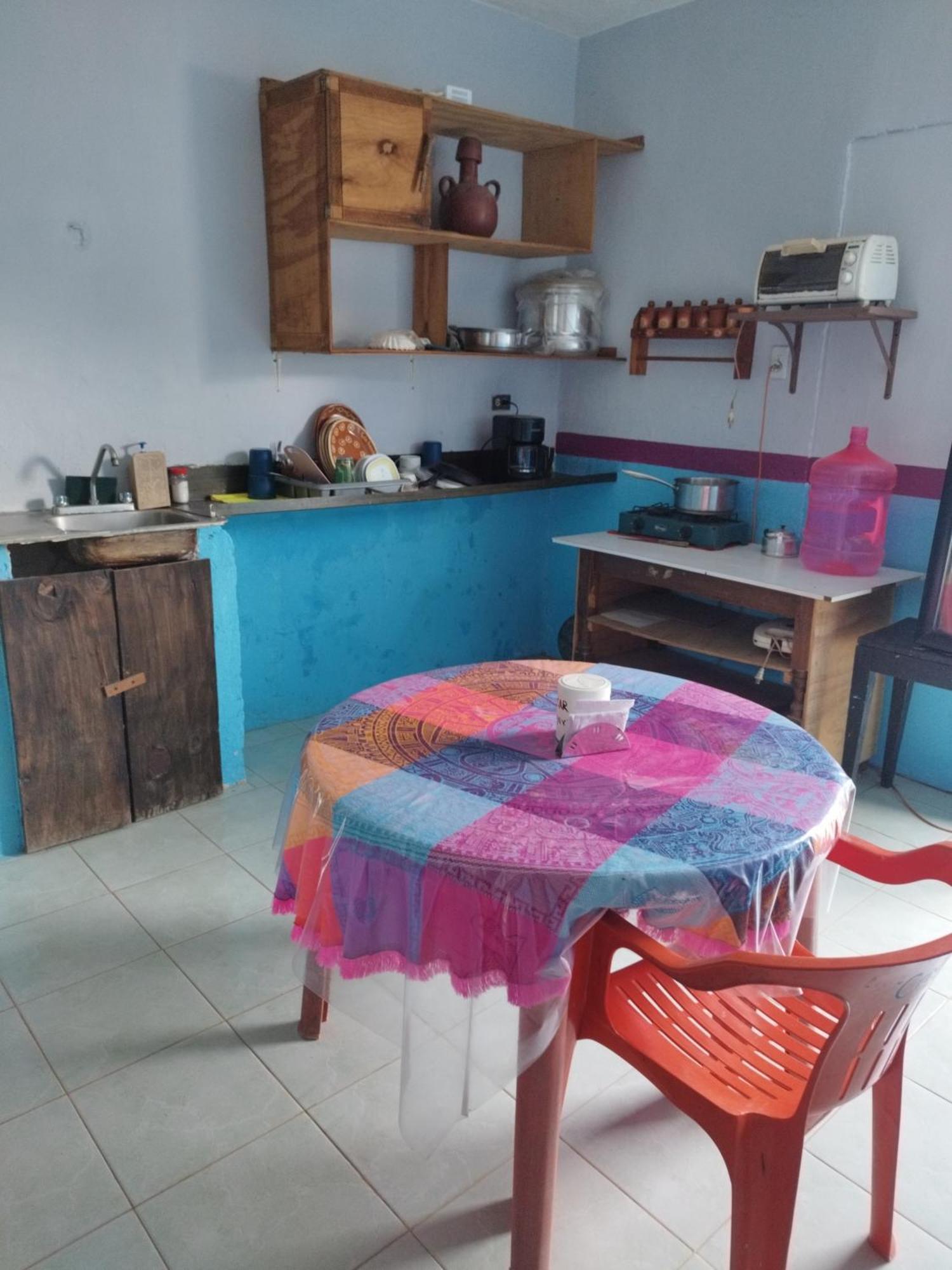 Pisté Hostal Y Temazcal Guemez מראה חיצוני תמונה